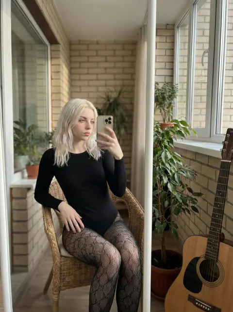 Ice Platinum Mirror Selfie