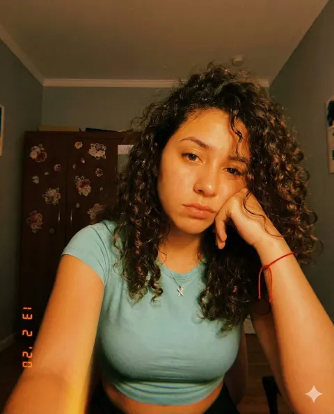Dreamy Retro Bedroom Selfie Glow