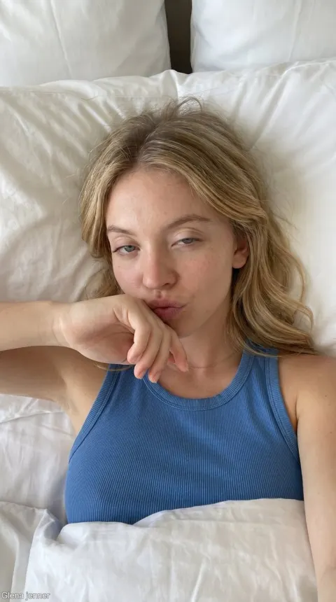 Morning Bedroom Selfie Aesthetic