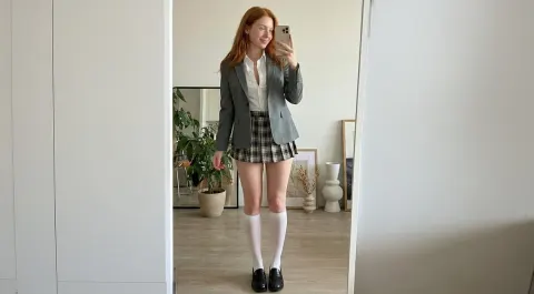 Redhead Mirror Selfie Fashion Look