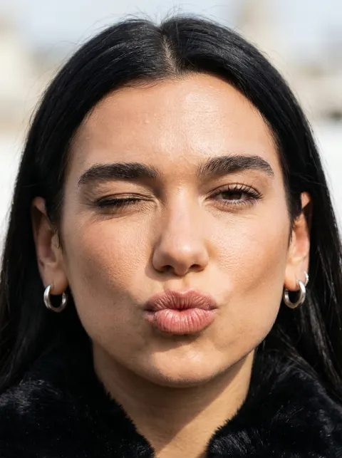 Playful Wink Macro Beauty