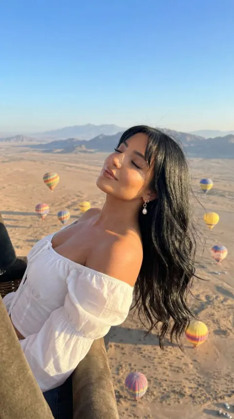 Desert Balloon Golden Hour Escape