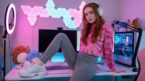 Streamer Pink Aesthetic
