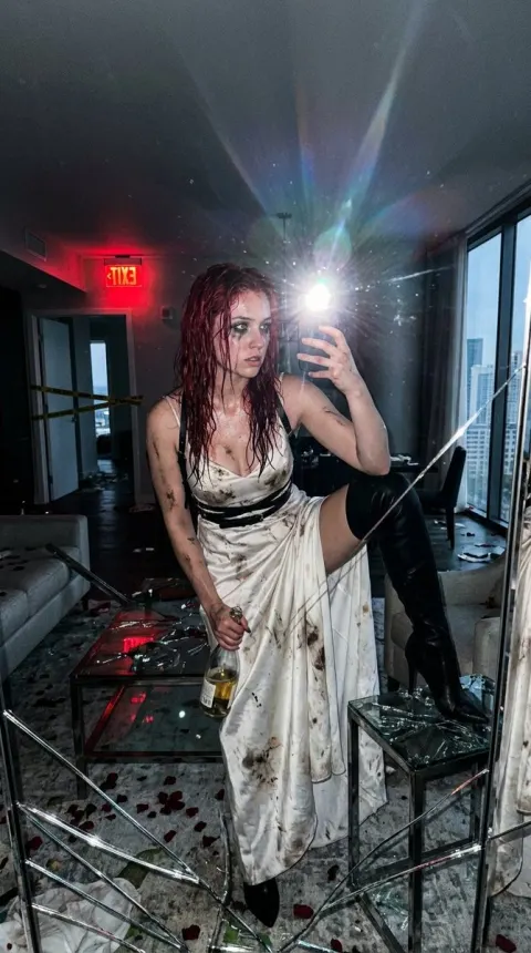 Bloody Bride Flash Selfie
