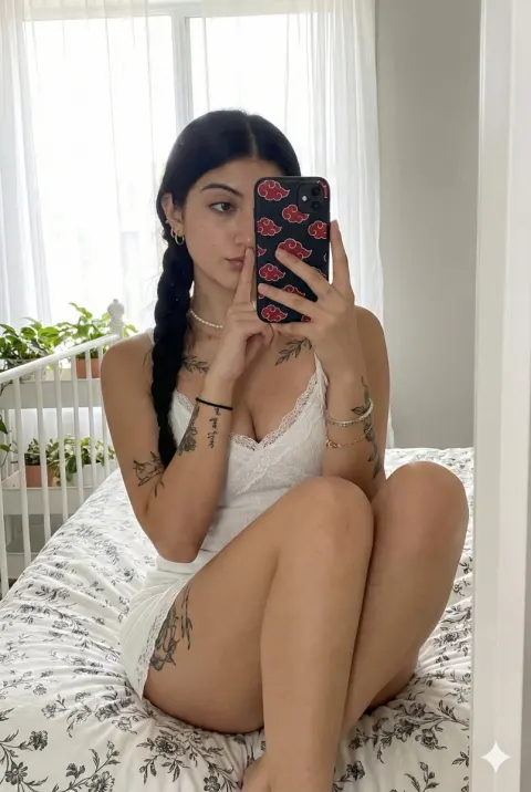 Mysterious Mirror Selfie
