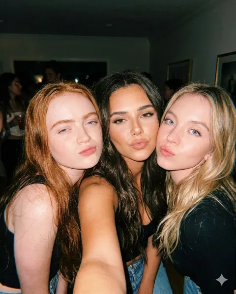 Vintage Party Selfie Three Friends