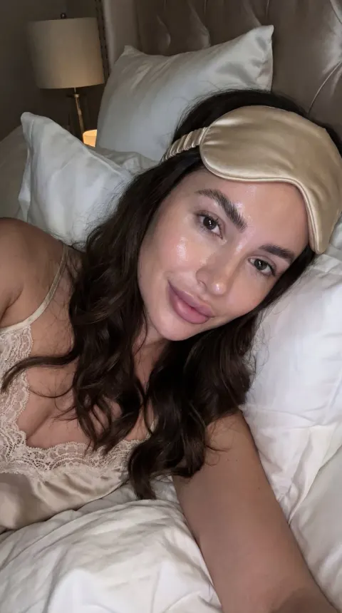 Bedtime Selfie Glow