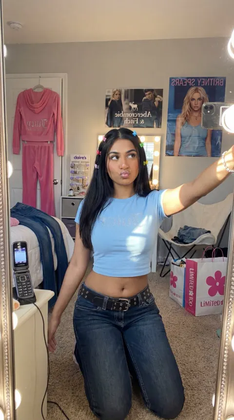 Y2K Mall Girl Bedroom Selfie