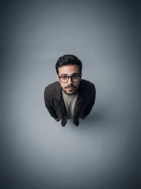 Introspective Overhead Portrait