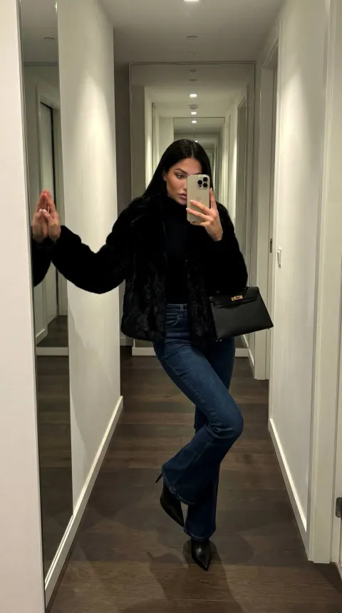 Mirror Luxe Selfie