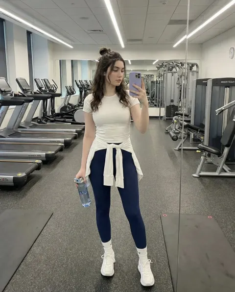 Gym Mirror Selfie