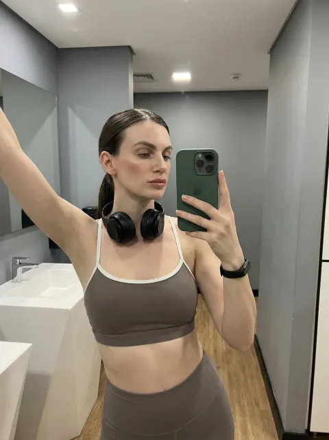 Post Workout Mirror Selfie Style