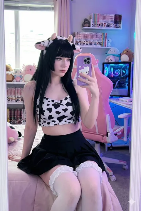 Cow Ears Gamer Mirror Selfie