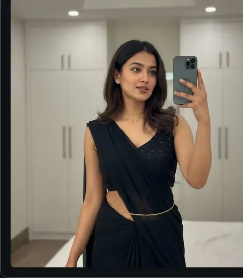 Ultra Realistic Black Saree Selfie