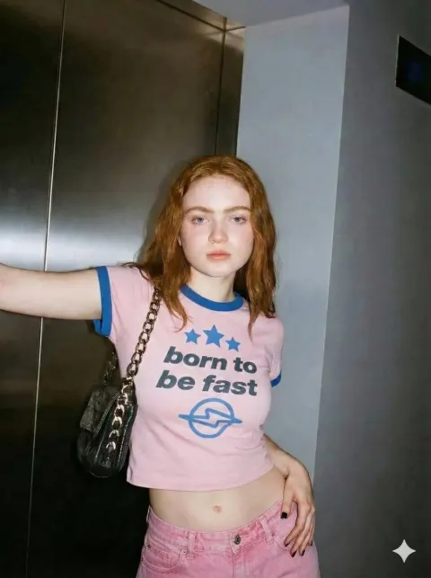 Elevator Chic: Y2K Fashion Flash