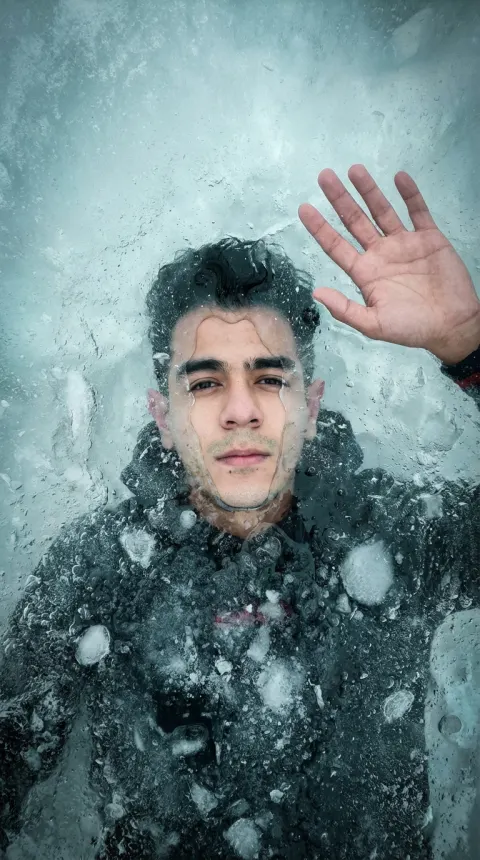 Frozen Gaze Beneath the Ice