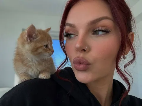 Kitten Shoulder Flirty Selfie