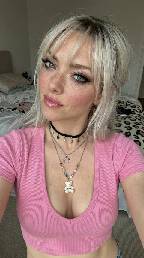 Freckled Beauty Bedroom Selfie