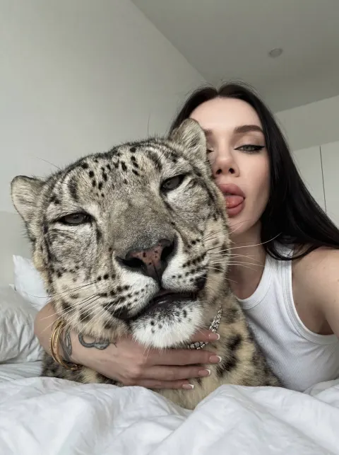 Snow Leopard Girl Bed Cuddle