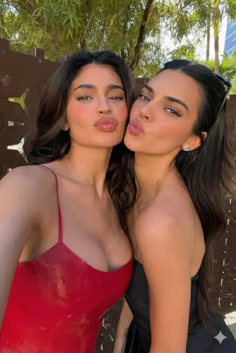 Chic Bestie Selfie Portrait