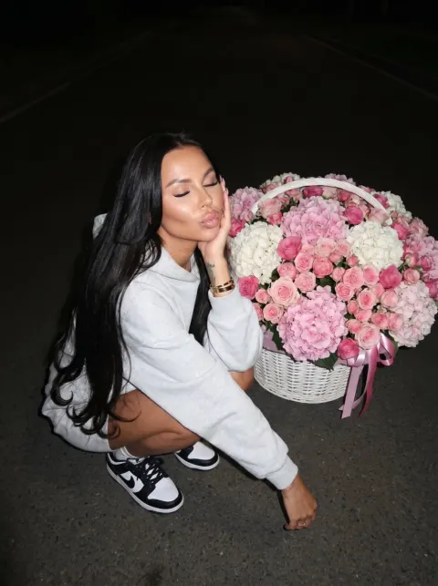 Night Flower Basket Girl