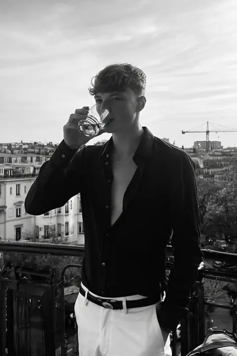 Monochrome Balcony Sip
