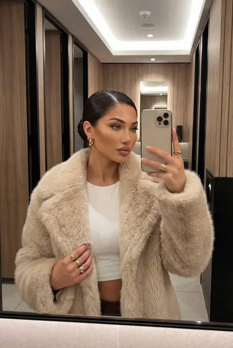 Luxury Bathroom Mirror Fashion Selfie