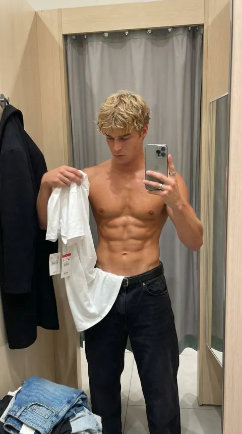 Shirtless Gym Bro Fitting Room Selfie