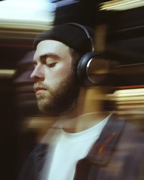 Motion Blur Music Listener