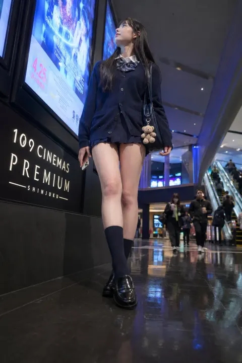 Shinjuku Cinema Street Fashion