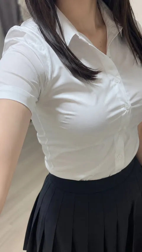 Realistic Outfit Selfie Photo