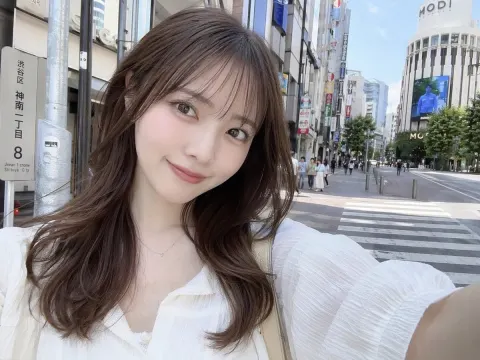 Shibuya Street Japanese Girl Selfie