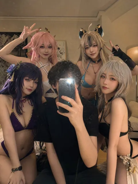 Anime Bikini Mirror Selfie Cosplay