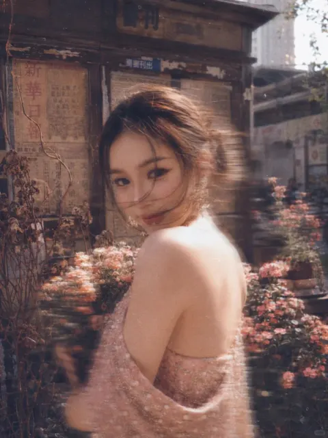 Vintage Film Seductress Floral Shadow