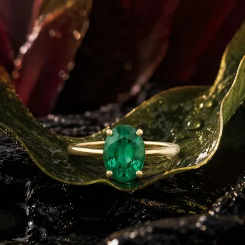 Emerald Gold Luxury Macro