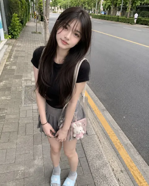 Casual Japanese Girl Street Snap