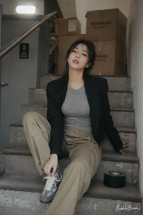 Back-Stair Idol: Quiet After-Practice