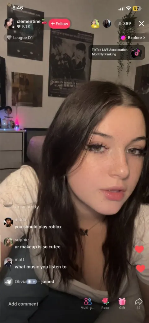 Live Streamer Moment