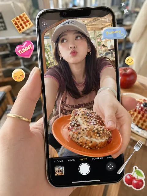 Café Food Phone Capture