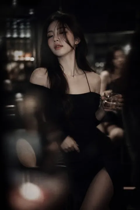 Nocturnal Allure: Candid Idol