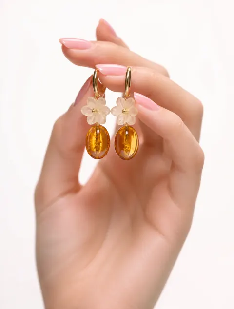 Elegant Jewelry Macro Commercial
