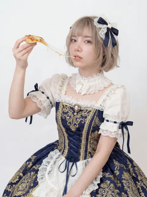 Happy Pizza Bite Moment
