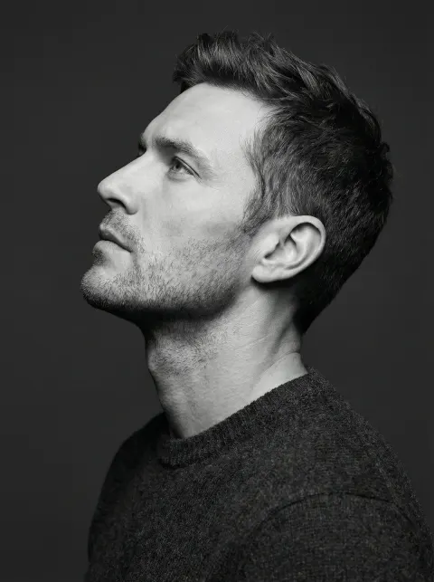 Profile Portrait - B&W Minimal
