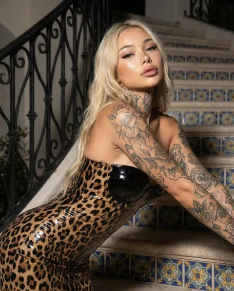 Glamorous Leopard Fashion Editorial