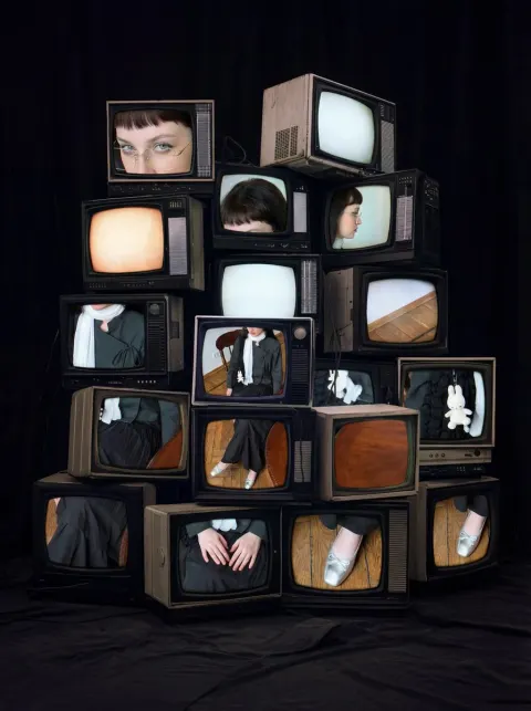 Vintage CRT Girl Details