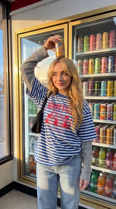 Convenience Store Cool Girl