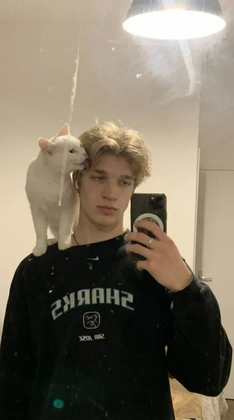 Cozy Cat Mirror Selfie Aesthetic