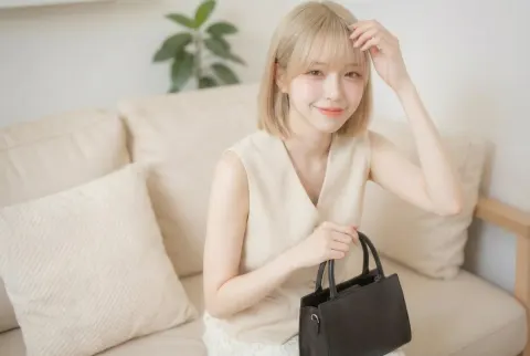 Cool Minimalist Black White Outfit