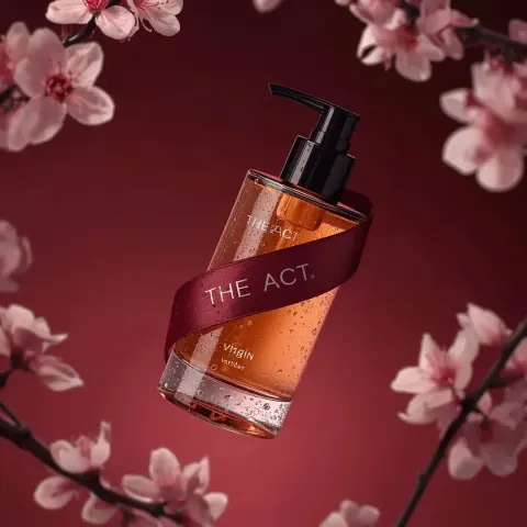 Luxury Body Oil Floating Shot