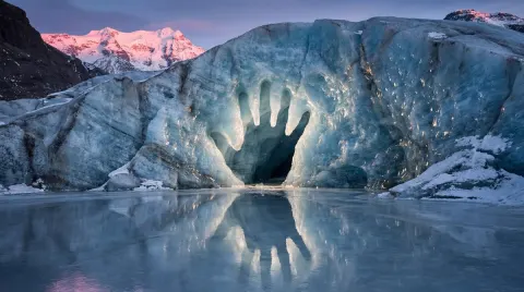 Star-Shaped Cave Wonder